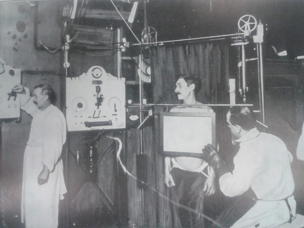 image d'archive cabinet de radiologie hopital de genibois